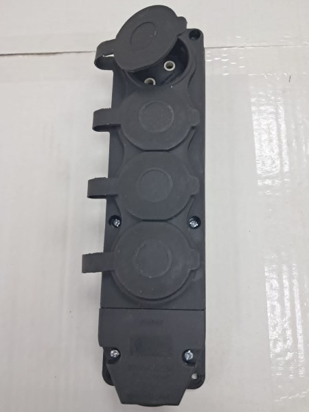 Element колодка штепсельная 16А каучуковая, 4 гнезда с крышкой 102600 - фото 46097